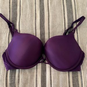 VIctoria’s Secret Miraculous Plunge Bra